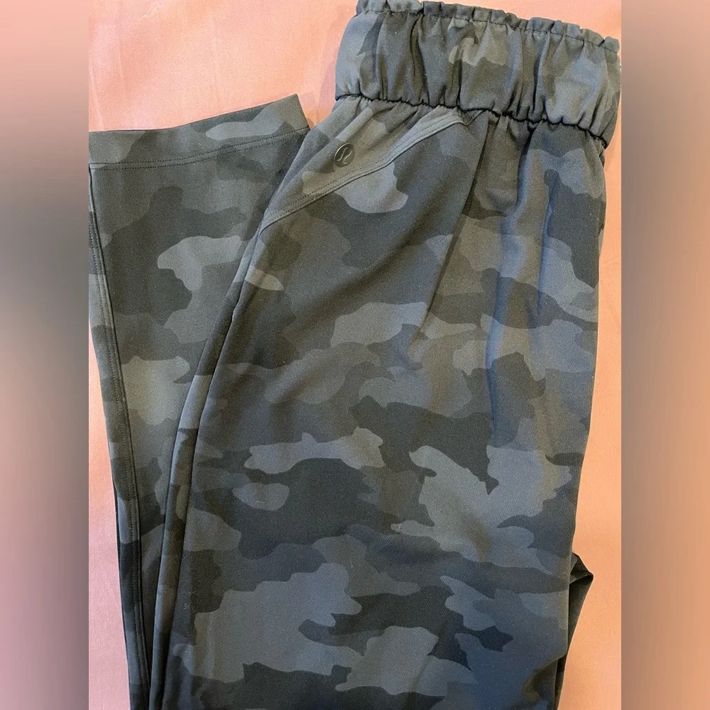 Lululemon Keep Moving Pants Joggers Black Camo 2 Lulu Pants - Picture 3 of 11
